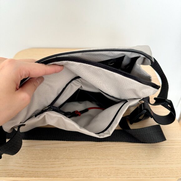 Bellroy Lite Sling 7L Chalk - Picture 4 of 4